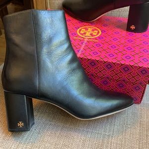 Tory Burch Brooke 70 MM Bootie Calf Leather  10